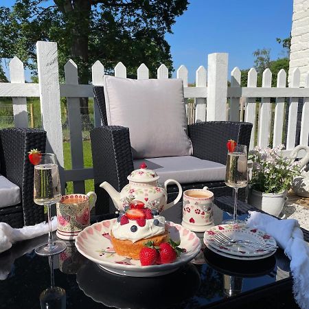 Church Farm Bed & Breakfast Thurlton Eksteriør bilde