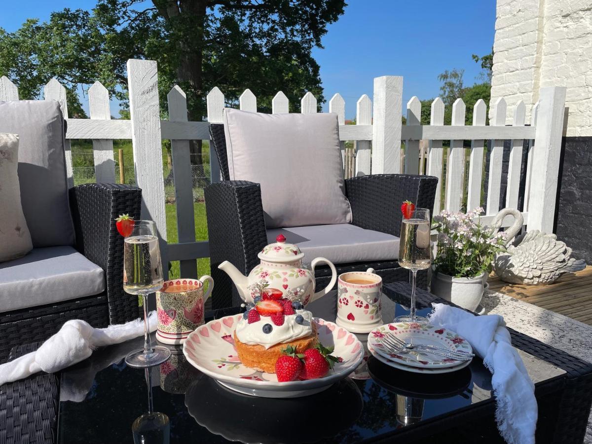 Church Farm Bed & Breakfast Thurlton Eksteriør bilde